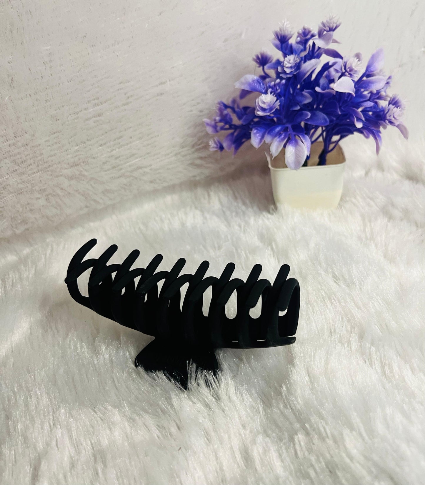 Matte Black Hair Claw Clip – Strong Hold & Non-Slip for All Hair Types - Hairkarlo