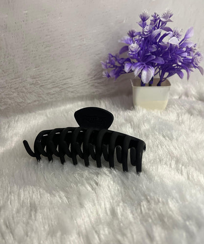 Matte Black Hair Claw Clip – Strong Hold & Non-Slip for All Hair Types - Hairkarlo